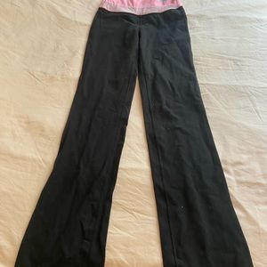 Flared lulu lemon yoga pants
